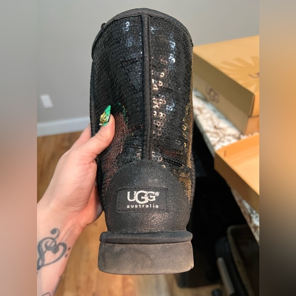 Black glitter Uggs - Picture 2 of 2